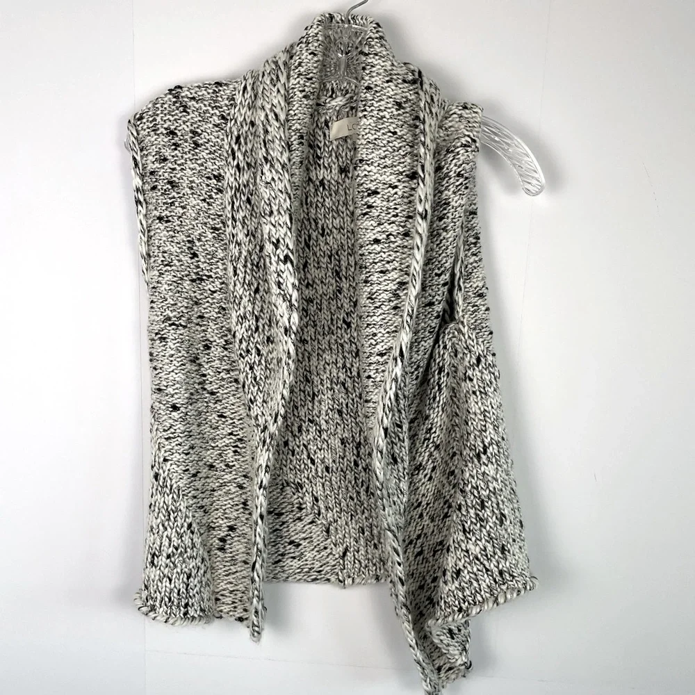 LOFT gray white
